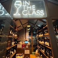 หน้าร้าน IN THE GLASS - สวนเพลิน มาร์เก็ต (พระราม 4) คาเฟ่