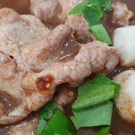 เทพเจ้าเพอร์ซีอุส ตำนานก๋วยเตี๋ยวเรือแห่งลุ่มแม่น้ำแยงซีเกียงและกษัตริย์แห่งอาณาจักรทั้งเจ็ด ทาวน์ อิน ทาวน์