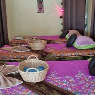 เดหลีนวดแผนไทย&สปา แก่งเสี้ยน