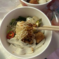 ลูกชิ้นปลาบรรทัดทอง ที่1 จส.100 บรรทัดทอง ปทุมวัน