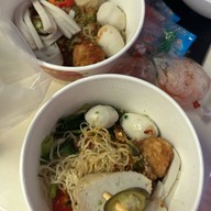 ลูกชิ้นปลาบรรทัดทอง ที่1 จส.100 บรรทัดทอง ปทุมวัน