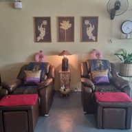 เดหลีนวดแผนไทย&สปา แก่งเสี้ยน