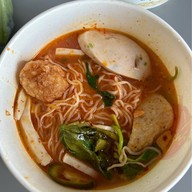 เมนูของร้าน ลูกชิ้นปลาบรรทัดทอง ที่1 จส.100 บรรทัดทอง ปทุมวัน