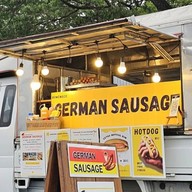 ThongPrapai Homemade Eatery Food Truck  ถนนนิมมานเหมินทร์
