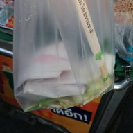 เมนูของร้าน ผัดไทท่าฉาง ป้าหนุ่ย ตลาดศาลเจ้า สุราษฏร์ธานี ไม่มีสาขา