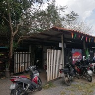 หน้าร้าน ขนมจีนเส้นสดสวนลุงลี