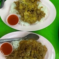 เมนูของร้าน ราดหน้า ป๋าอู๊ดราดหน้ายอดผัก ดินแดง ป๋าอู๊ดราดหน้ายอดผัก ดินแดง