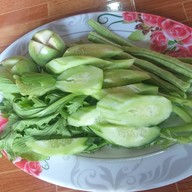 ร้านลาบเป็ดกลางทุ่ง