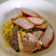 เมนูของร้าน ก๋วยเตี๋ยวเจ๊หมวย (ยายใยเจ้าเก่า)