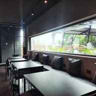 บรรยากาศ Zimply Coffee Roaster (ซิมพลี่ คอฟฟี่ โรสเตอร์)
