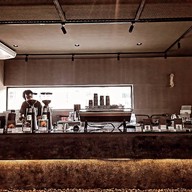 บรรยากาศ Zimply Coffee Roaster (ซิมพลี่ คอฟฟี่ โรสเตอร์)