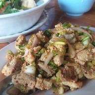 ร้านลาบเป็ดกลางทุ่ง