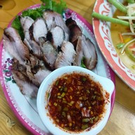 ส้มตำถาด/โต๊ะญี่ปุ่น เจ๊แก่น