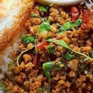 ข้าวไข่ข้น กะเพราเถื่อน