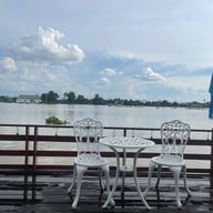 ร้านอาหารครูจุก ริมเจ้าพระยา