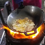 ก๋วยเตี๋ยวคั่วไก่ ส่วนมะลิ โรงพยาบาลกลาง