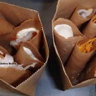 เมนูของร้าน ขนมเบื้องหวานผึ้งน้อย สามย่าน