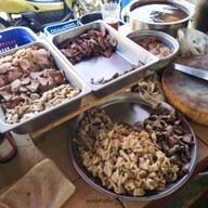 บรรยากาศ ต้มเลือดหมูวัดวงษ์ฆ้อง