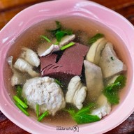 เมนูของร้าน ต้มเลือดหมูวัดวงษ์ฆ้อง