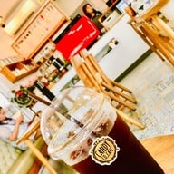 Candy Co Cafe (ตรงข้ามวัดเทพโมฬี)