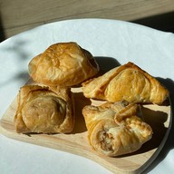 Puff and Pie ลาดพร้าว 71 (สุคนธสวัสดิ์) ลาดพร้าว 71 (สุคนธสวัสดิ์)