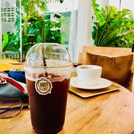 Candy Co Cafe (ตรงข้ามวัดเทพโมฬี)