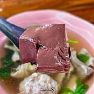 เมนูของร้าน ต้มเลือดหมูวัดวงษ์ฆ้อง
