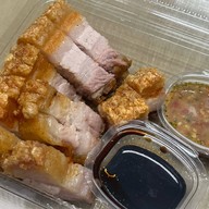 เมนูของร้าน หมูกรอบนายเบิ้ม