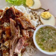 เมนูของร้าน ก๋วยเตี๋ยวไก่กำแพงเพชร