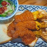 หมูสะเต๊ะ by ร้านคนชอบเต๊ะ