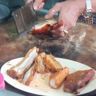 ร้านอาหารพูลเลิศ เจริญรัถ