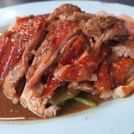 ร้านอาหารพูลเลิศ เจริญรัถ