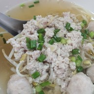 ก๋วยเตี๋ยว “สุนหมูเด้ง” 8ริ้ว 8ริ้ว
