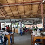 อาหารตามสั่ง คน “ คุก ” ข้าว อาหารตามสั่ง คน “ คุก ” ข้าว