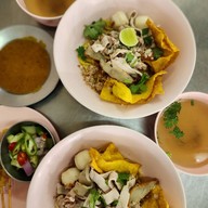 กิมท้อ นครปฐม ก๋วยเตี๋ยวต้มยำ