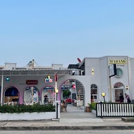 อีส้ม อีสานแซ่บ แจ่วฮ้อน หมูกระทะ ลานจอดรถเดียวกับ12บาร์