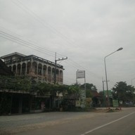 หน้าร้าน ร้านอาหารโกแดง