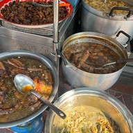 เมนูของร้าน กะเพาะปลาน้ำแดงเป่าฮื้อ เจ้มาลีเจ้าเก่า
