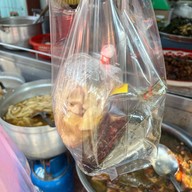 เมนูของร้าน กะเพาะปลาน้ำแดงเป่าฮื้อ เจ้มาลีเจ้าเก่า
