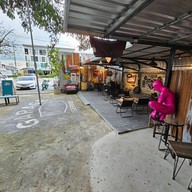 DECEMBER Art and Craft Café เมืองสุพรรณบุรี