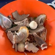เมนูของร้าน ก๋วยเตี๋ยวหมูต้มยำตำลึงตาเบิร์ด (หน้าวัง)