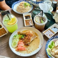 ต้มเลือดหมูบ้านร่อม