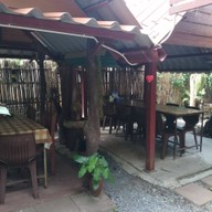 บรรยากาศ ขนมจีนเส้นสดสวนลุงลี