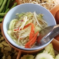 เมนูของร้าน ขนมจีนเส้นสดสวนลุงลี