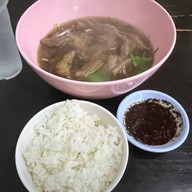 ก๋วยเตี๋ยวเนื้อตุ๋นนายหมี ลาซาล (Original) บางนา