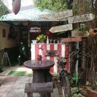 บรรยากาศ ขนมจีนเส้นสดสวนลุงลี