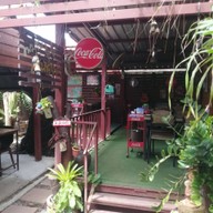 บรรยากาศ ขนมจีนเส้นสดสวนลุงลี