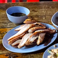 ร้านลาบคนลือ