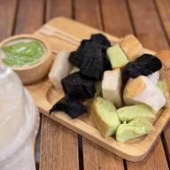 เจ๊สุขนมสด ขนมปังสังขยา (สาขาบางแสน)