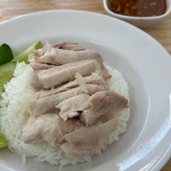 แม่เซี๊ยม ข้าวมันไก่สิงคโปร์ ขนมจีบ